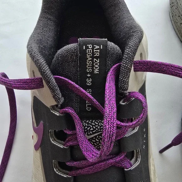 Nike Air Zoom Pegasus 39 Shield Womens 6.5 White Purple Running Shoes - Picture 12 of 16